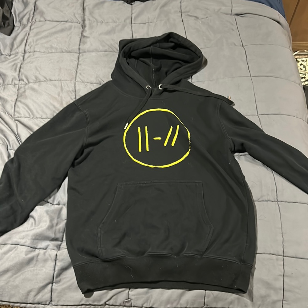 Twenty one pilots hoodie in size M black